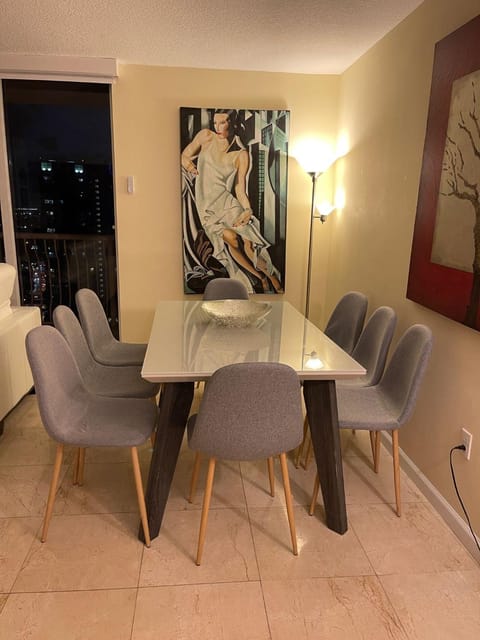 Miami Downtown City view 3BR Air Hockey &Ping Pong table Condo in Brickell