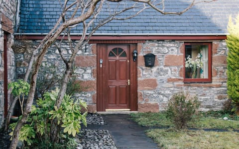 Property building, Facade/entrance, Garden