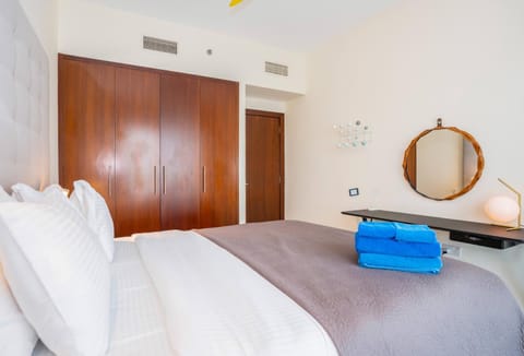 New Arabian -Panorama 2 BR Full Golf course View Apartment in Dubai