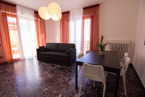 Bed, Living room