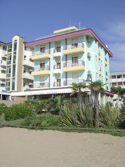 Property building, Facade/entrance, Facade/entrance, Day, View (from property/room), Beach, On site