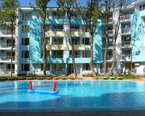 Patio, Garden, Swimming pool