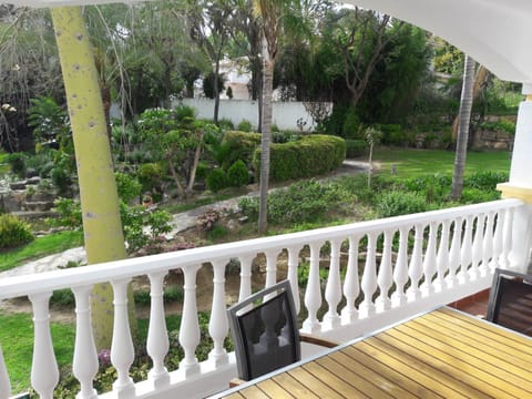 Chez Migs & Luci. Marbella. Milla de Oro. Golden Mille Apartment in Marbella