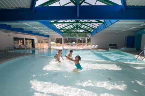 Swimming pool, children, Family