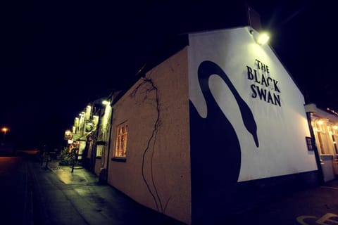 The Black Swan Pousada in Warrington