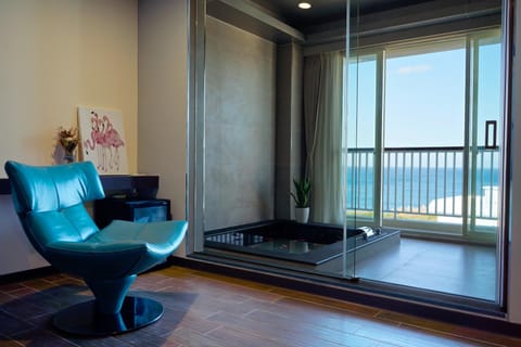 Shower, Bathroom, Balcony/Terrace, Seating area, Sea view