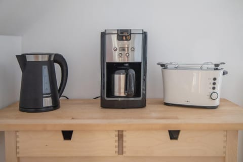 Coffee/tea facilities, Decorative detail, toaster