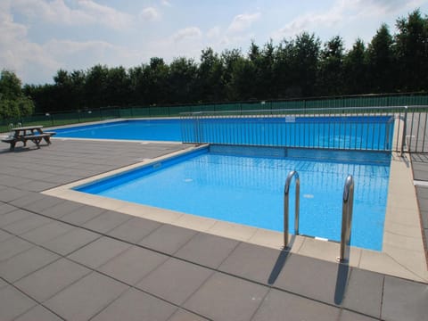 Boutique Holiday Home in Zeewolde with Swimming Pool Casa in Zeewolde