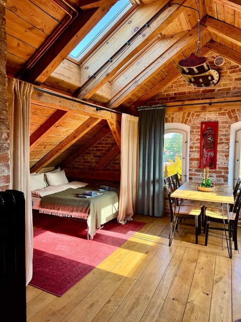 Bed, Living room, Photo of the whole room, Seating area, Bedroom