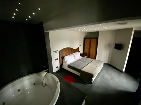 Photo of the whole room, Bath