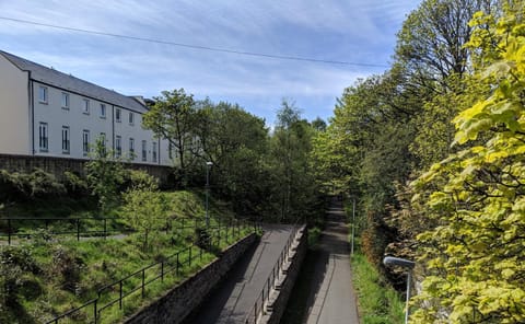 Neighbourhood, Natural landscape, Cycling