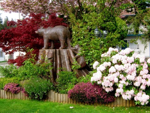 Garden, Decorative detail, Garden view