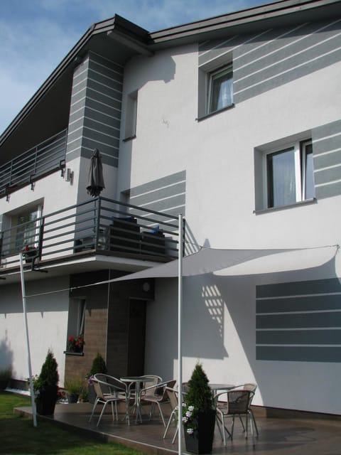 Property building, Day