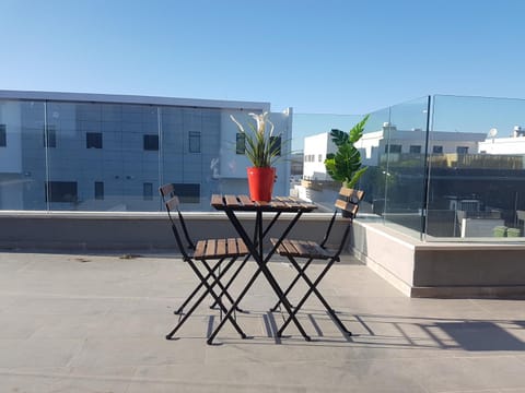 Desert Bird Apartment in South District