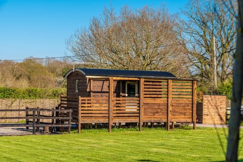 Property building, Natural landscape, Garden view