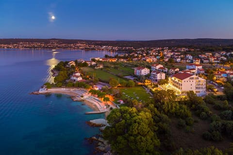 Property building, Natural landscape, Bird's eye view, City view, Sea view