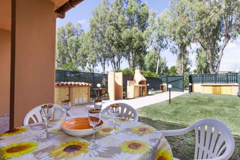 Patio, BBQ facilities, Garden