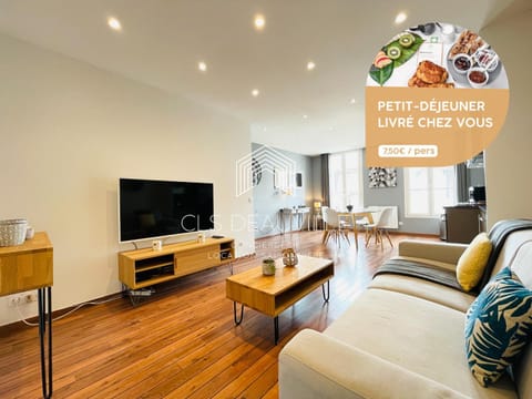 TV and multimedia, Seating area, Dining area
