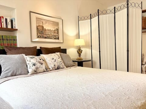 DaLu Florence apartment Lucilla - private car park 15 minutes to the city center Apartment in Florence