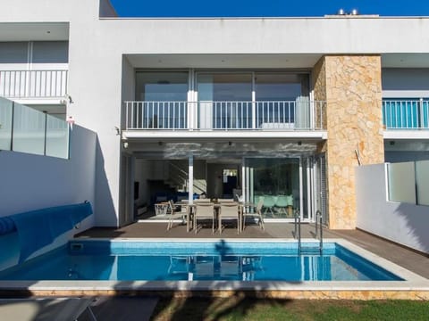 Luxury House - Privat Heated Pool & Ecologic & BBQ & Privacy & Albufeira Chalet in Albufeira