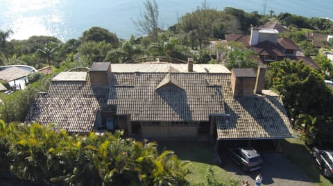 Facade/entrance, BBQ facilities, Garden, Garden view, Mountain view, Street view