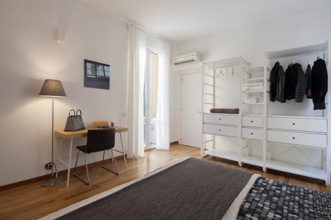 Bedroom, wardrobe, air conditioner