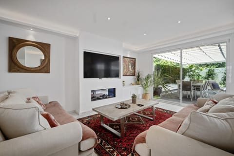 Communal lounge/ TV room, Living room