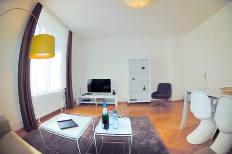 2BR near lake - Stardust 11 Apartment in Zurich City