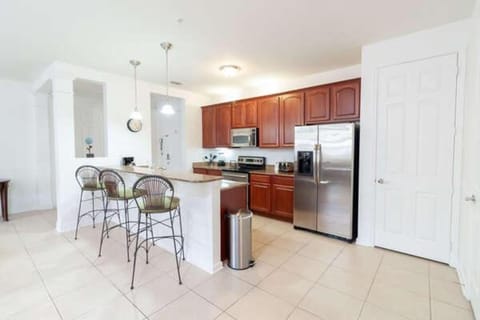 3 BR 3 BA Apartment 5min to Universal 1823sqft Condominio in Orlando