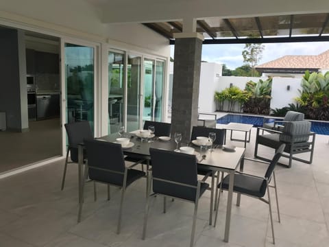 Balcony/Terrace, Dining area