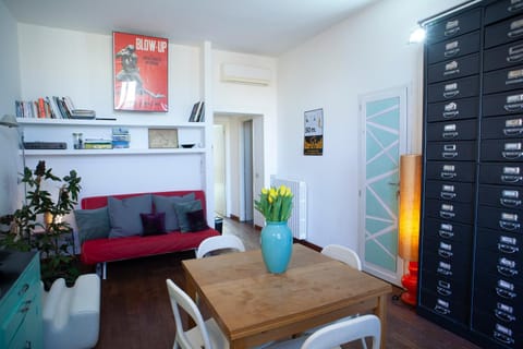 Morimondo House: fashion & design Apartment in Milan