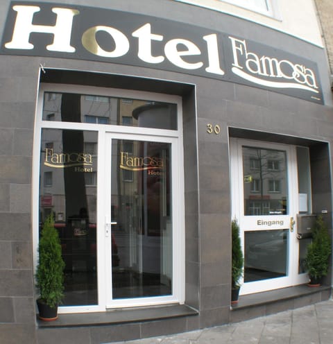 Hotel Famosa Hôtel in Neuss