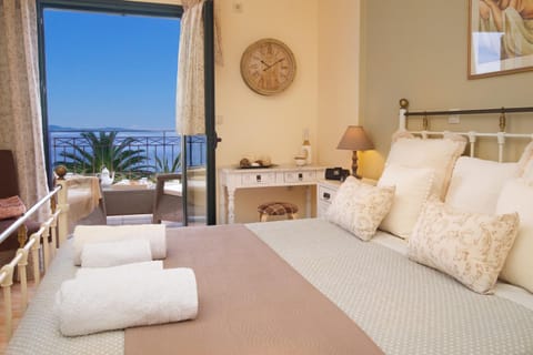 Trapezaki Villas, Seafront Accommodation Villa in Cephalonia