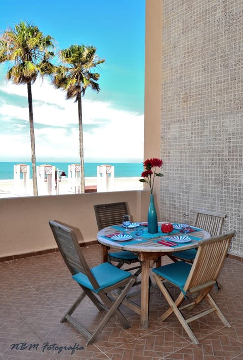 AMAZING FRONTAL BEACH APARTMENT #Traveller's Awards2023 Condominio in Cadiz