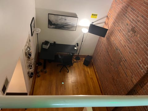 Full loft-style apartment near Omni Apartment in West Haven