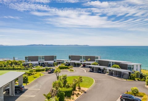 Property building, Bird's eye view, Beach