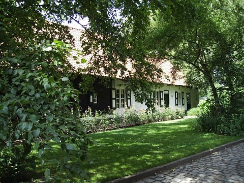 Facade/entrance, Summer