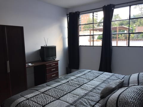 Casa 10 Guest house Bed and Breakfast in Guatemala City