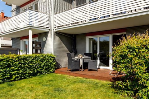 Garden, Seating area, Garden view