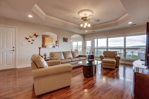 High View Retreat House in Lago Vista