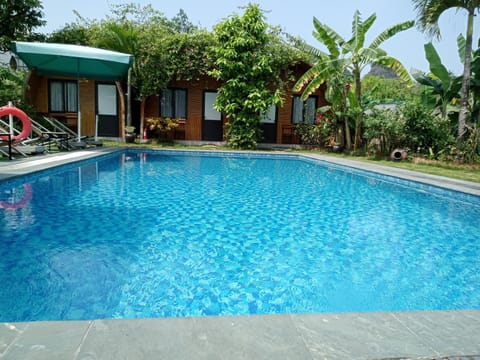 Property building, Pool view