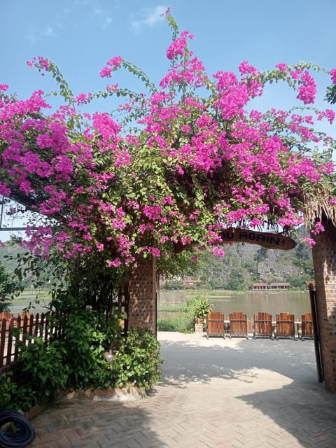 Tam Coc Village Bungalow Nature lodge in Laos