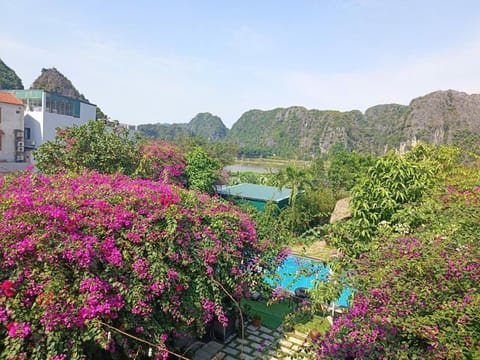 Tam Coc Village Bungalow Nature lodge in Laos