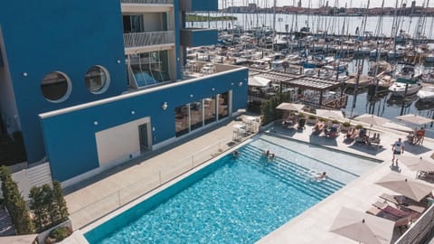 Pool view, Swimming pool