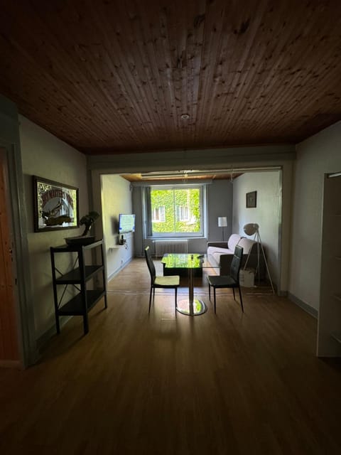 Grand studio tout confort sur cour Apartment in Jura