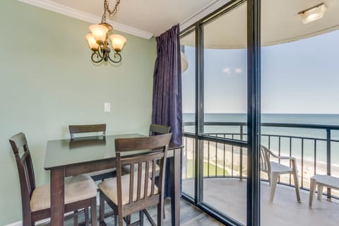 Balcony/Terrace, Seating area, Dining area, Beach, Sea view