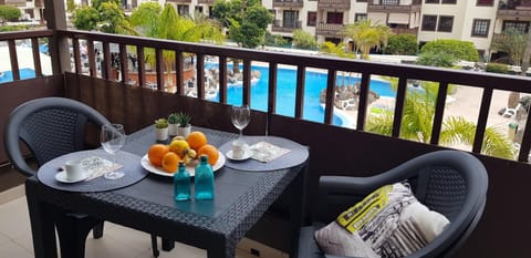 Facade/entrance, Decorative detail, Landmark view, Pool view