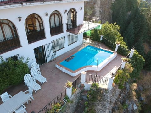 6 bedrooms chalet with private pool furnished terrace and wifi at Grazalema Chalet in Grazalema