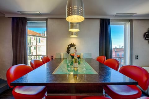 Summer, Coffee/tea facilities, View (from property/room), View (from property/room), Business facilities, Decorative detail, Decorative detail, Dining area, Meeting/conference room, Sea view, Sea view, Meals, Lunch, Drinks, Alcoholic drinks, group of guests, group of guests, Family, Family