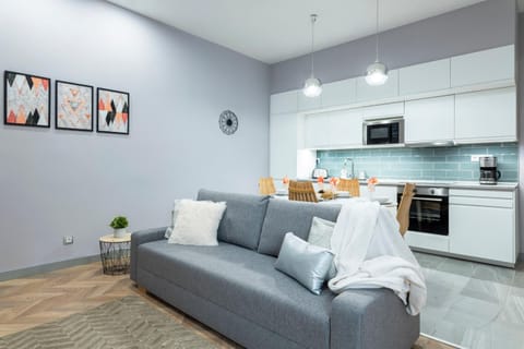 Modern 2 bedroom apartment with free airport transfer Condominio in Budapest